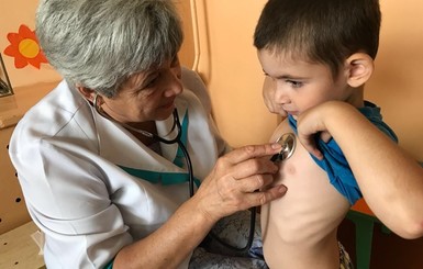 В Херсонской области госпитализировали 15 детей с отравлением из-за выбросов в Крыму