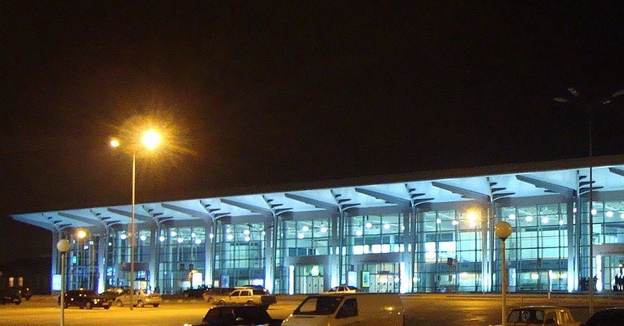 В аэропорту Харькова пьяный немец подрался с пассажирами и пограничниками