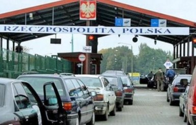 Польские таможенники объявили о забастовке, на границе скапливаются очереди
