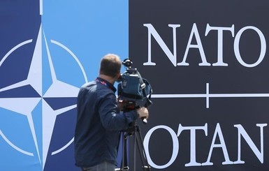 НАТО поддержали Украину в изменении Конституции