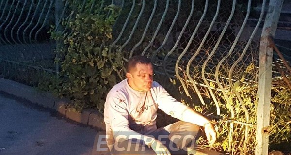 В Киеве пьяный водитель сбил женщину и уснул в кустах