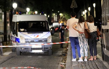 В Париже неизвестный ранил ножом семь человек