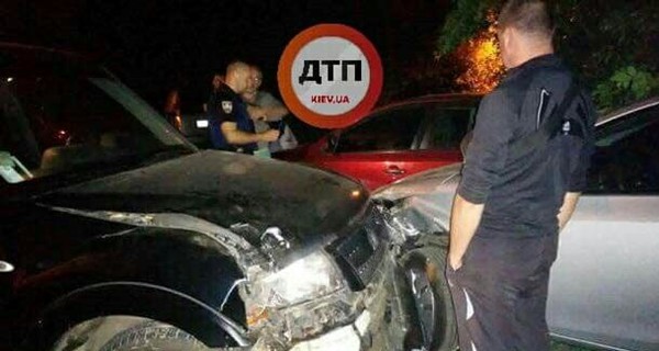 В Киеве пьяный водитель разбил пять авто, убегая от полиции