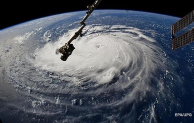 В мире происходит 7 ураганов одновременно – абсолютный рекорд за годы наблюдений