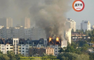 В Киеве полсотни спасателей тушат пожар в новостройке