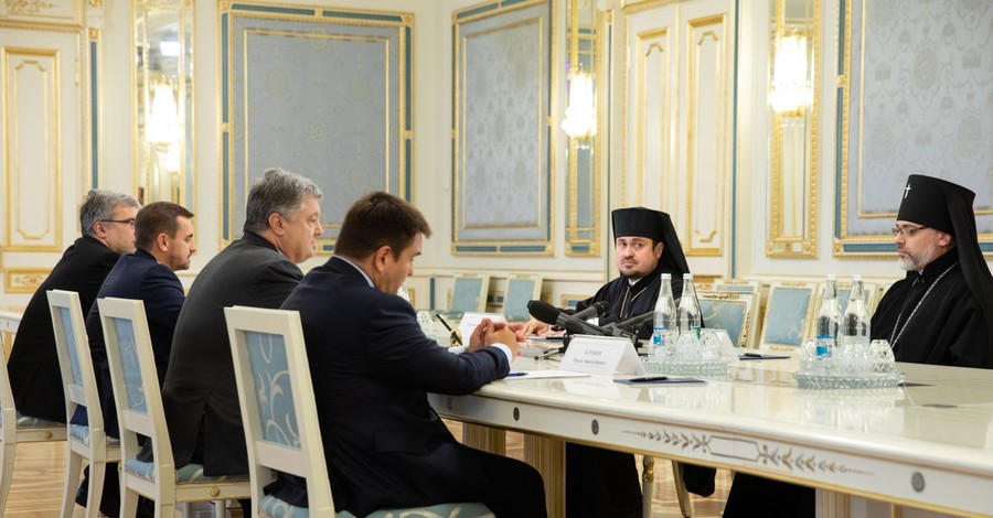 Экзархи встретились с Порошенко и рассказали о своей работе в Киеве