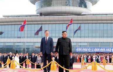 Лидеры КНДР и Южной Кореи встретились в Пхеньяне