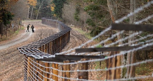 Финляндия построит стену на границе с Россией