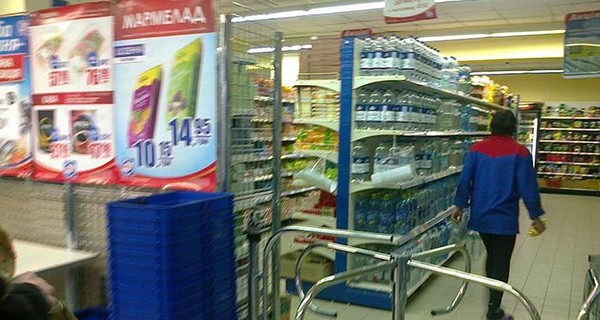 Охрана  киевского супермаркета избила покупателя ногами и дубинкой