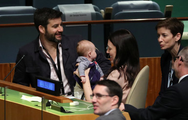 Премьер-министр Новой Зеландии пришла на заседание ООН с грудным ребенком 