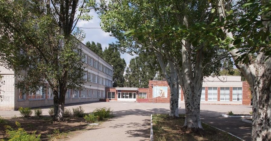 В запорожской школе №51 ученица распылила газовый баллончик, пострадали 28 детей