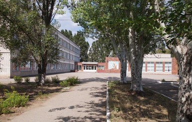 В запорожской школе №51 ученица распылила газовый баллончик, пострадали 28 детей