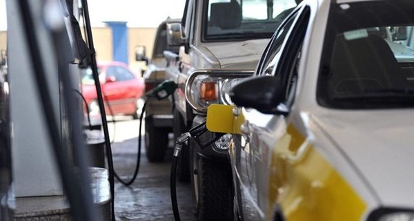 Нефть нацелилась на 100 долларов: сколько будет стоить бензин в Украине