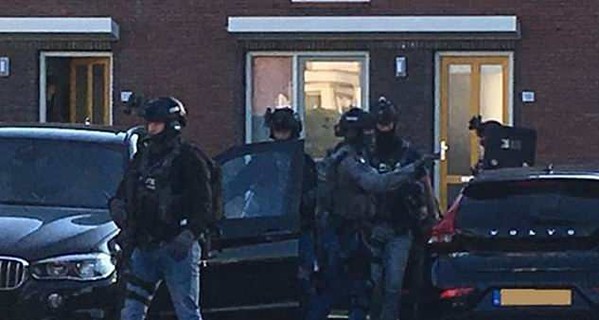 Жилеты-самоубийцы и штурмовые винтовки: как экстремисты готовились к массовому теракту в Нидерландах 