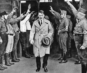 В секретном докладе нашли описание психических отклонений Гитлера: Мир: венки-на-заказ.рф