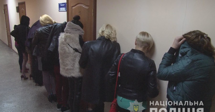В Одессе за один ночной рейд задержали 10 проституток 