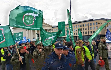 Польские полицейские и пограничники утроили крупнейшую акцию протеста