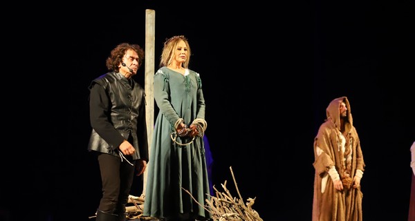 Спектакль с Орнеллой Мути не все досмотрели до конца 