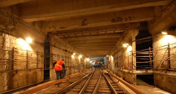 В метро Харькова мужчина бросился под поезд