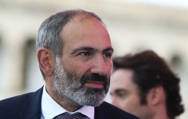 Премьер Армении опять надел свою 