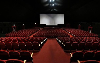 Минкульт разрешил кинотеатрам крутить фильмы 