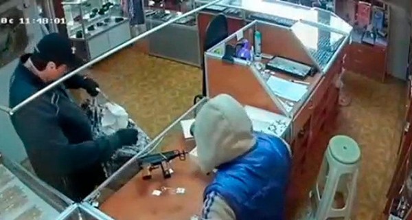 В Черновицкой области задержали банду налетчиков на ювелирные магазины