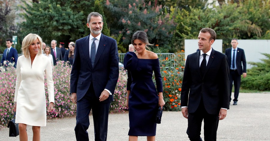 Первая леди Франции встретилась с королевой Испании: чей образ лучше 