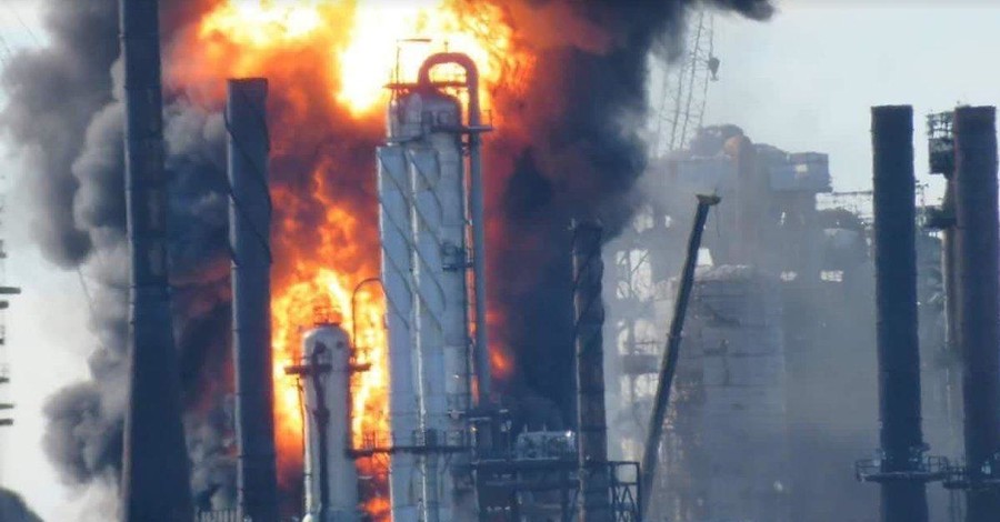 На нефтяном заводе в Канаде прогремел сильнейший взрыв