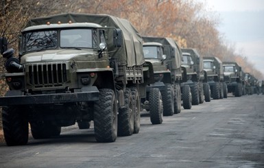 СМИ: В Симферополь движется колонна военной техники[видео]