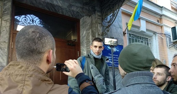 Полиция отпустила мужчину, который облил журналистку Newsone кефиром