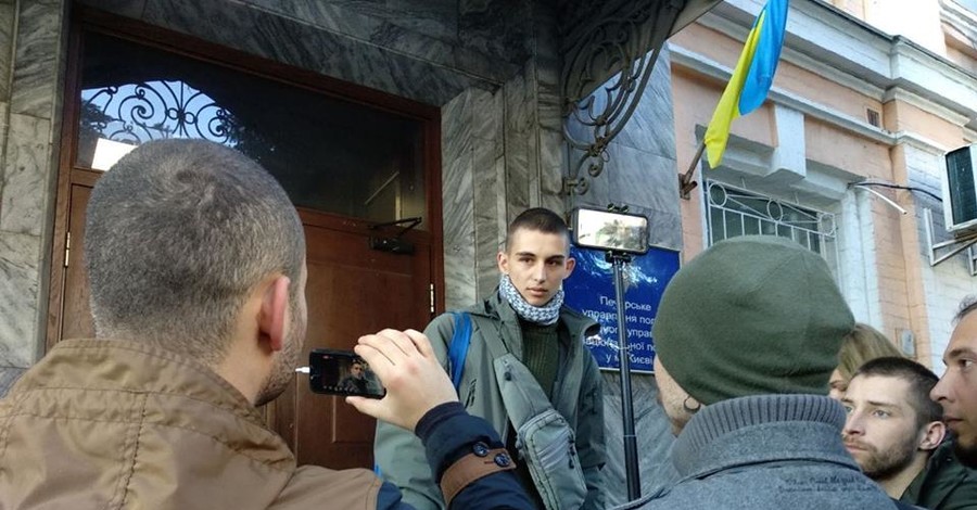 Полиция отпустила мужчину, который облил журналистку Newsone кефиром