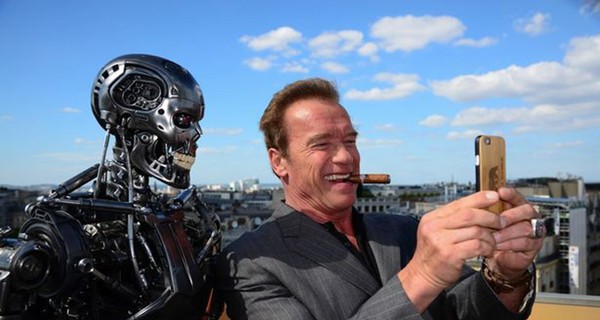 Пожать руку Терминатору в Киеве можно 