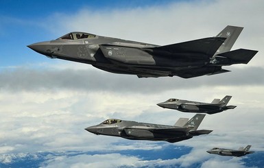 США запретили полеты истребителей пятого поколения F-35