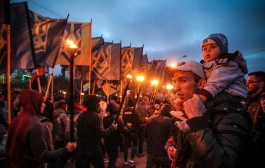 Декоммунизация Ватутина и разборки возле Лавры – что делать, если оказался в эпицентре массовых беспорядков