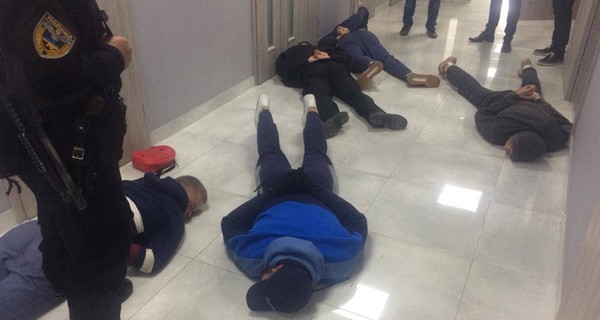На Хмельниччине полиция задержала 30 рейдеров