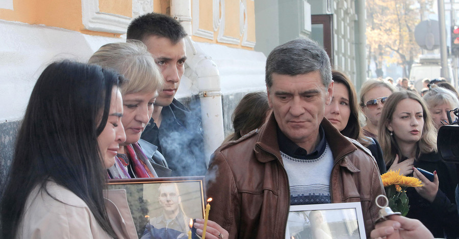 В Харькове помянули погибших в аварии на улице Сумской