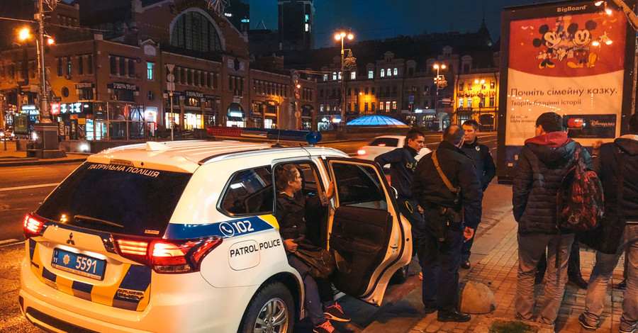 В Киеве парень избил людей, а потом попросил помощи у полиции