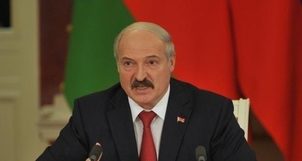 Лукашенко предложил студентам служить на летних каникулах