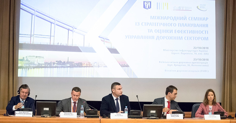 Кличко: Развитие дорожной  инфраструктуры  Киева – это  один з главных приоритетов в нашей работе
