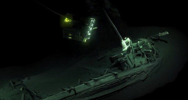 На дне Черного моря обнаружили уникальный древний корабль