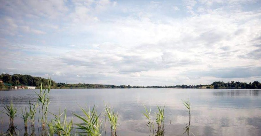 В Киеве мать утопила собственных детей в озере
