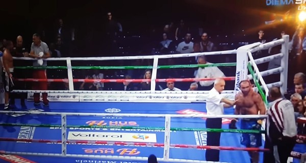 Грузинский боксер набросился в ринге на собственного тренера