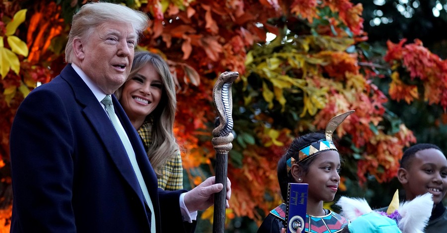 Дональд и Мелания Трамп отпраздновали Хэллоуин