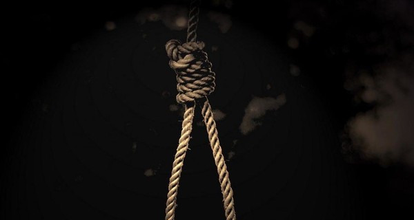 На Черниговщине полиция обнаружила двух мертвых  детей и повешенную мать возле них