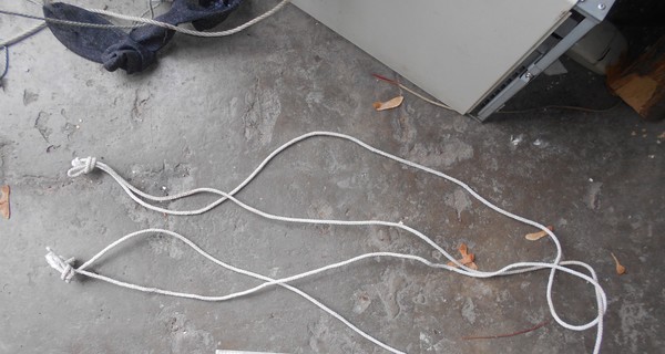 Харьковская школьница повесилась на балконе