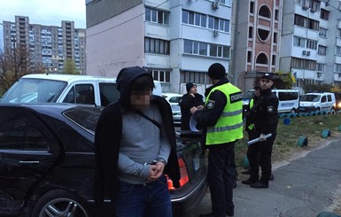 В Киеве грабители сбили двух полицейских и протаранили 10 автомобилей