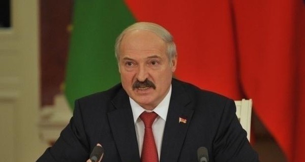 Лукашенко попросил Польшу притормозить с созданием военных баз