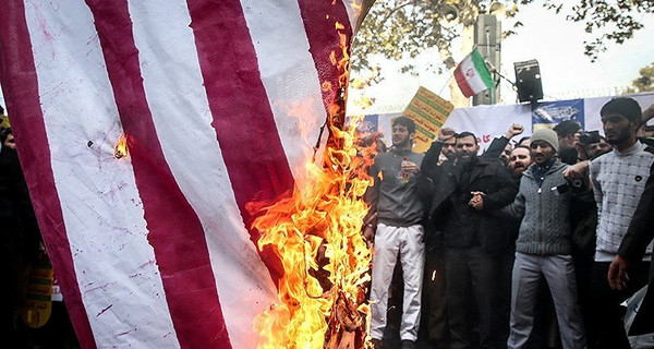 Санкции против Ирана поссорили США с Европой, а иранцы вышли 