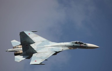 США обвинили российский истребитель в опасных маневрах над Черным морем