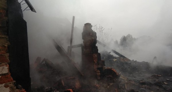 Мать и сын сгорели в частном доме под Киевом